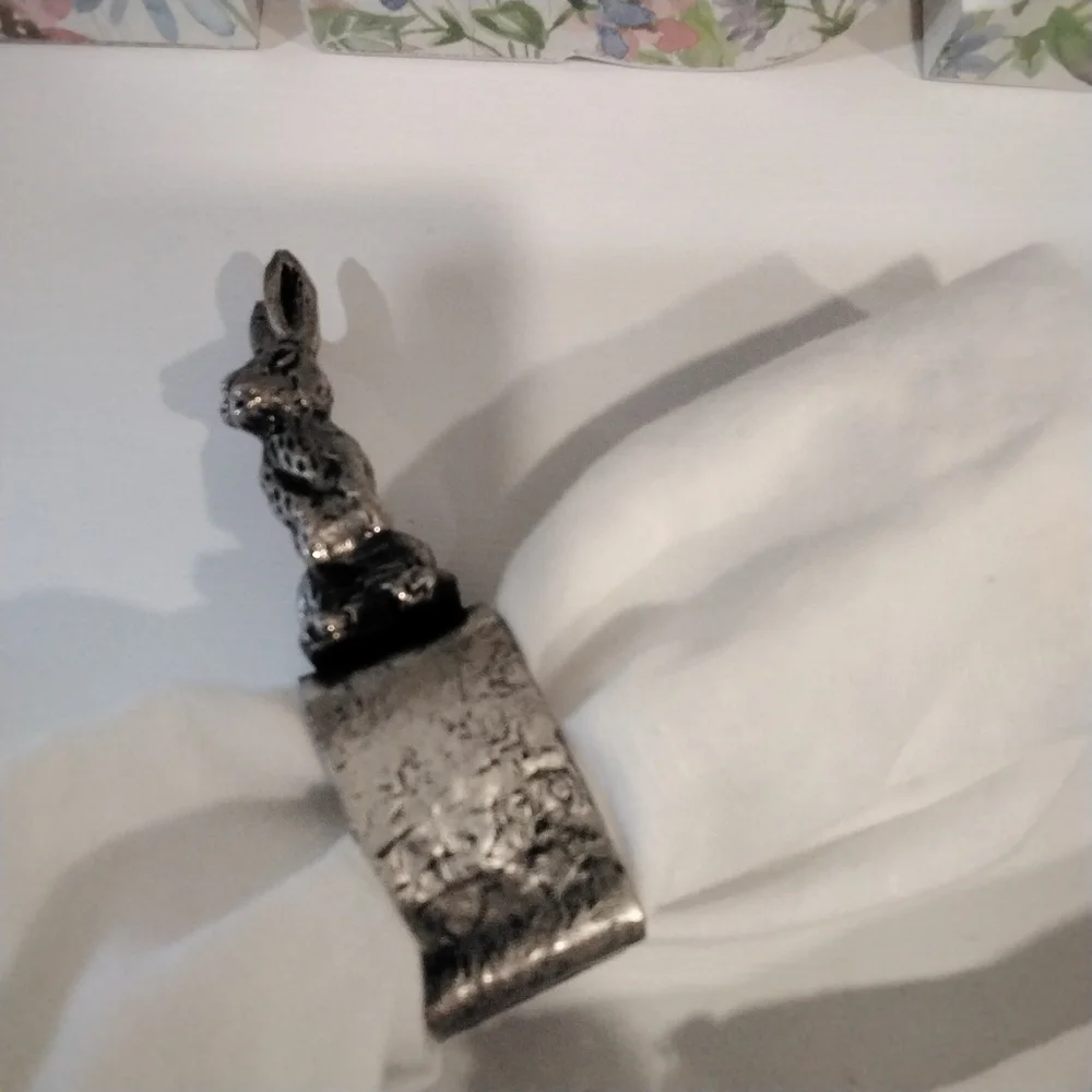 New! Two Metal Rabbit Napkin Rings - Picture 5 of 7